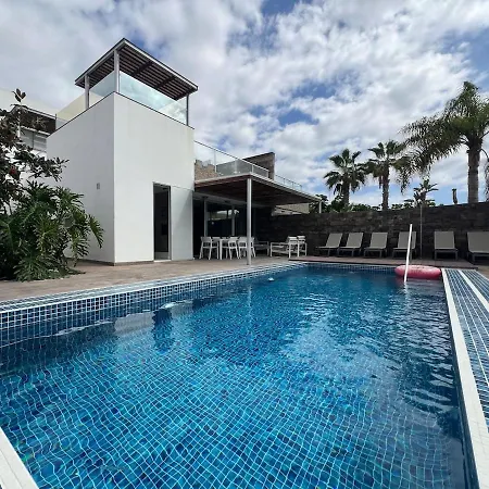 Luxury In Bahia Del Duque By Altamarhomes 아파트 *