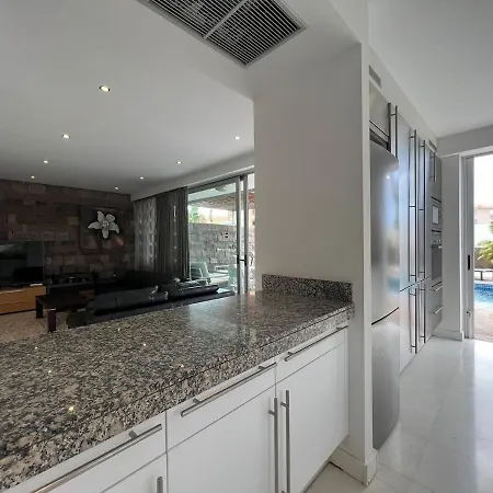 아파트 Luxury In Bahia Del Duque By Altamarhomes *