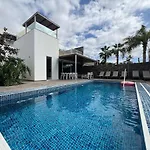 Luxury In Bahia Del Duque By Altamarhomes Lägenhet *