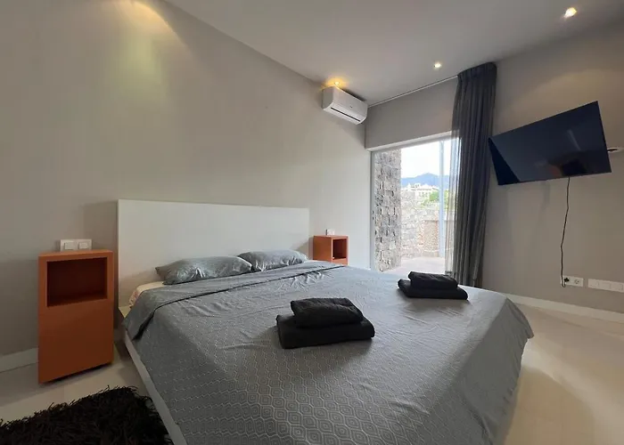 Luxury In Bahia Del Duque By Altamarhomes *