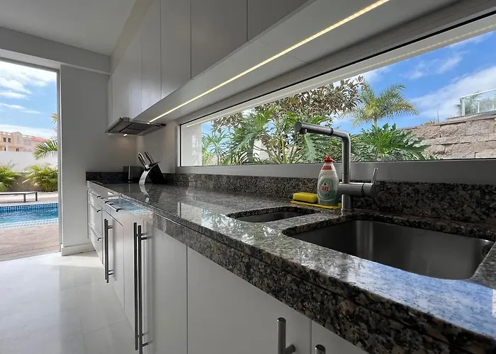 Apartment Luxury In Bahia Del Duque By Altamarhomes *